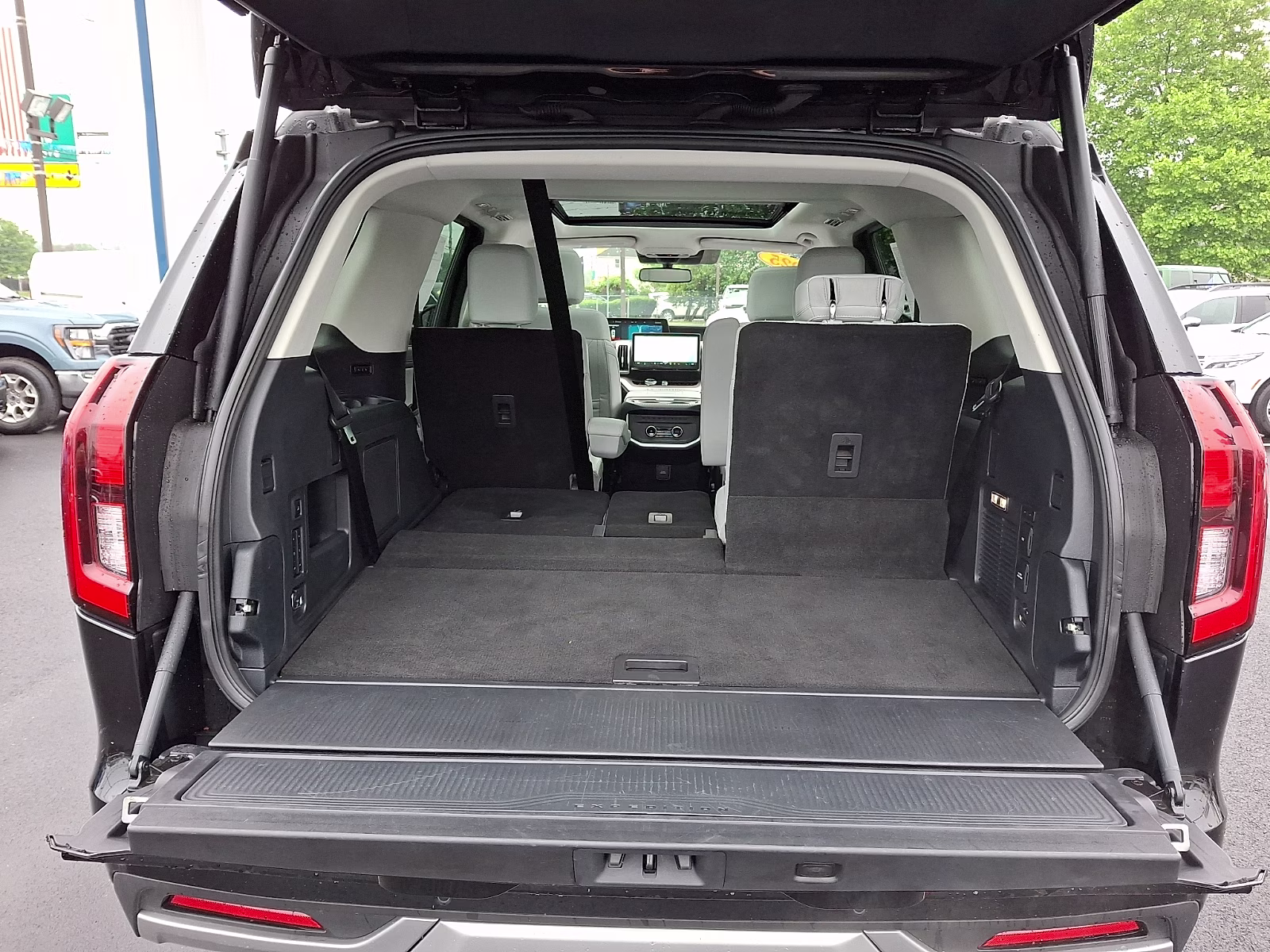 2025 Agate Black Metallic - UM Ford Expedition Platinum 4X4