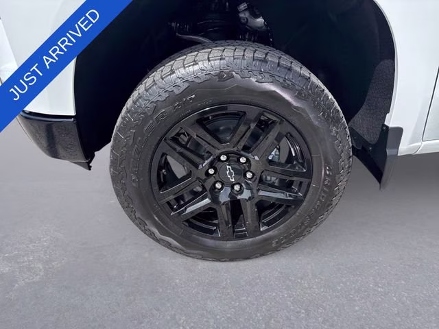 2026 Summit White Chevrolet Silverado 1500 LT Trail Boss 4X4 Truck