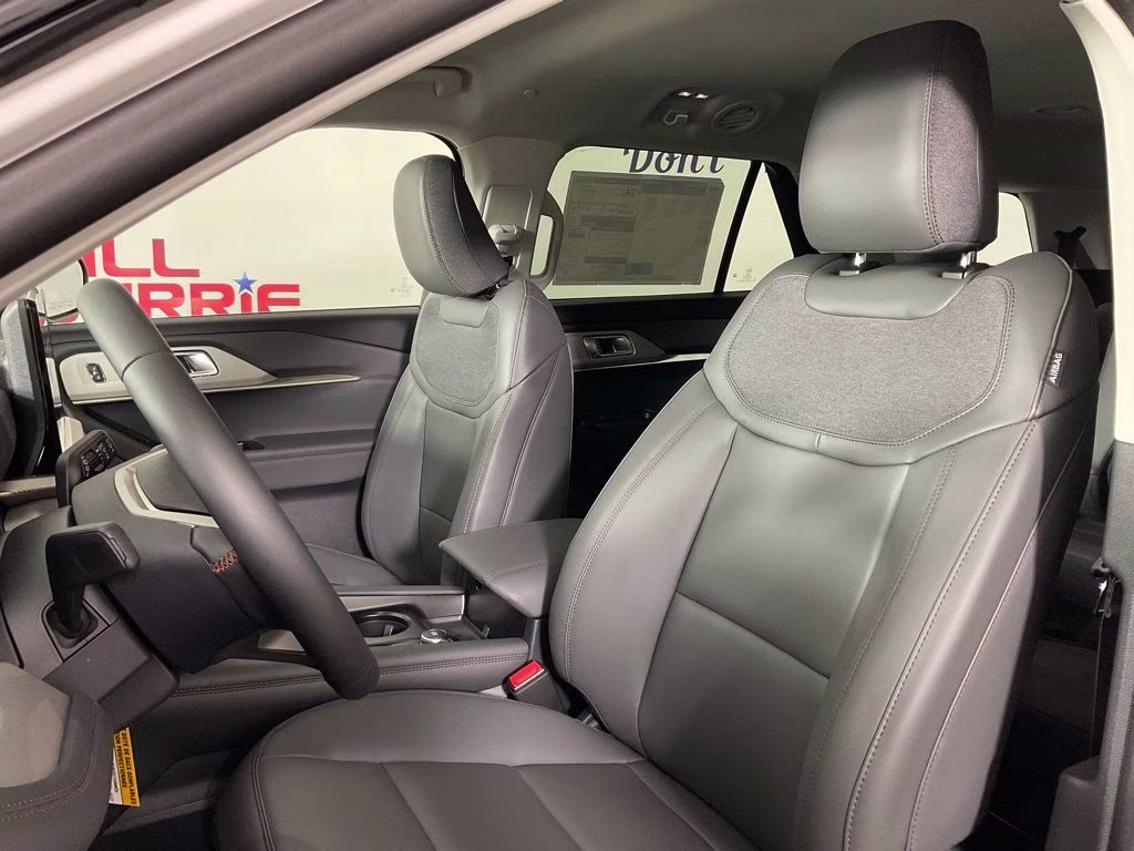 2026 White Metallic Ford Explorer Active RWD SUV