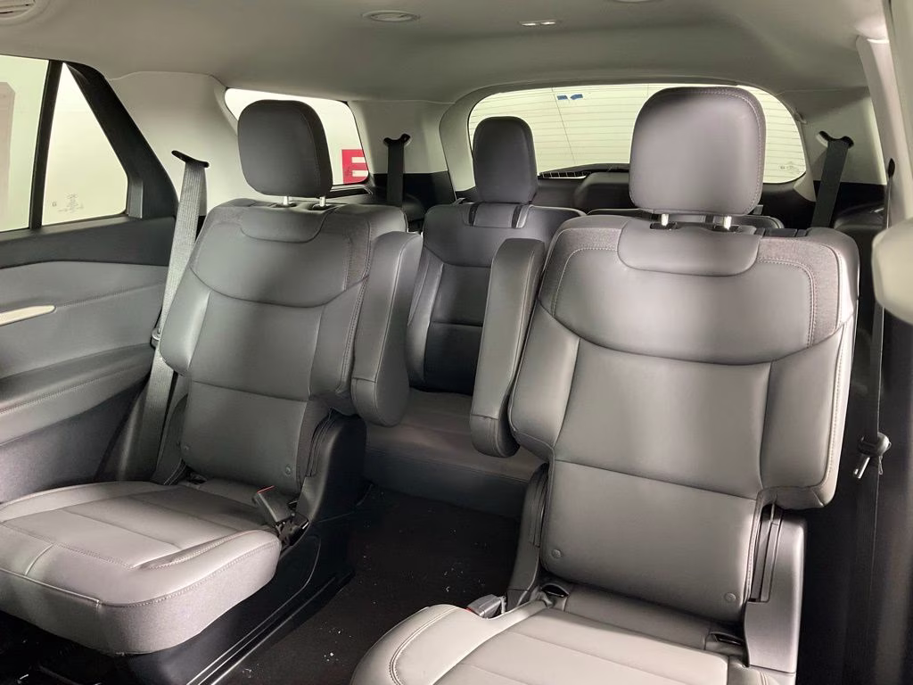 2026 White Metallic Ford Explorer Active RWD SUV
