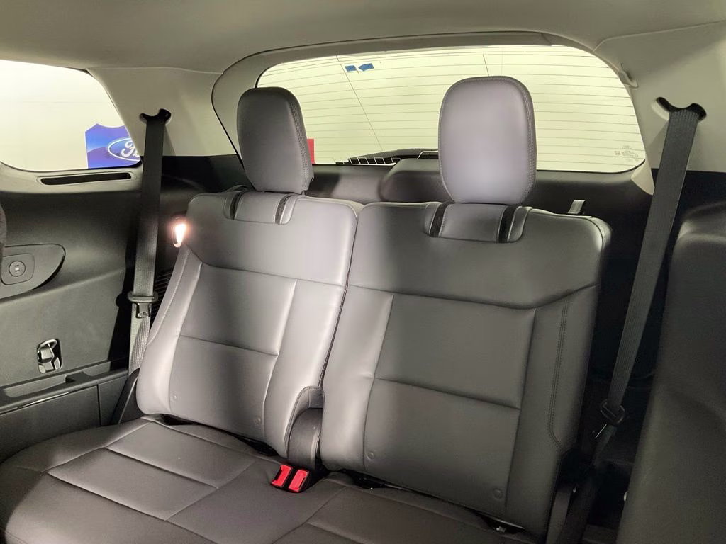 2026 White Metallic Ford Explorer Active RWD SUV