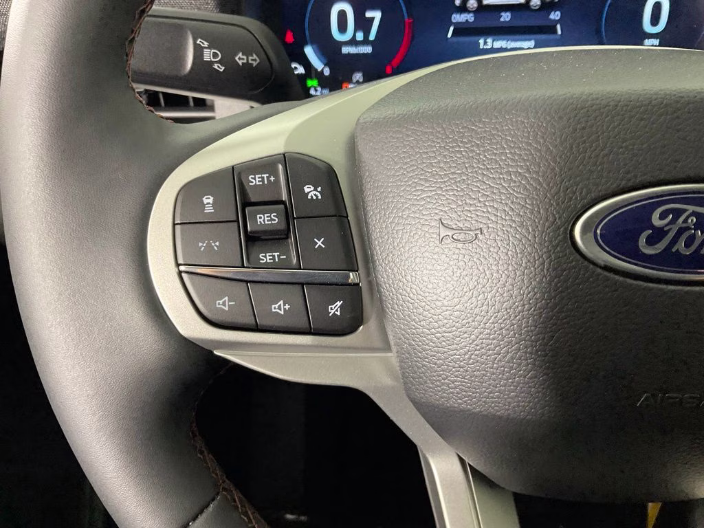 2026 White Metallic Ford Explorer Active RWD SUV