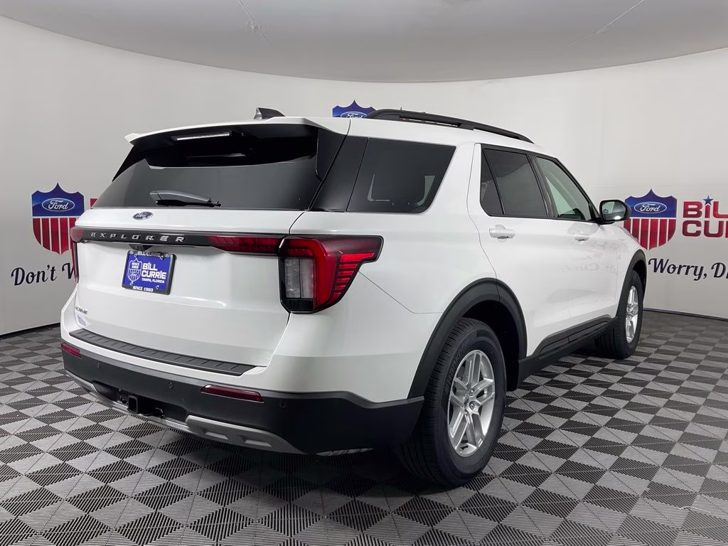 2026 White Metallic Ford Explorer Active RWD SUV