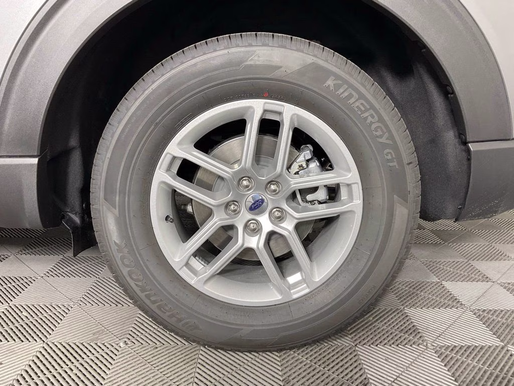 2026 Gray Metallic Ford Explorer Active RWD SUV