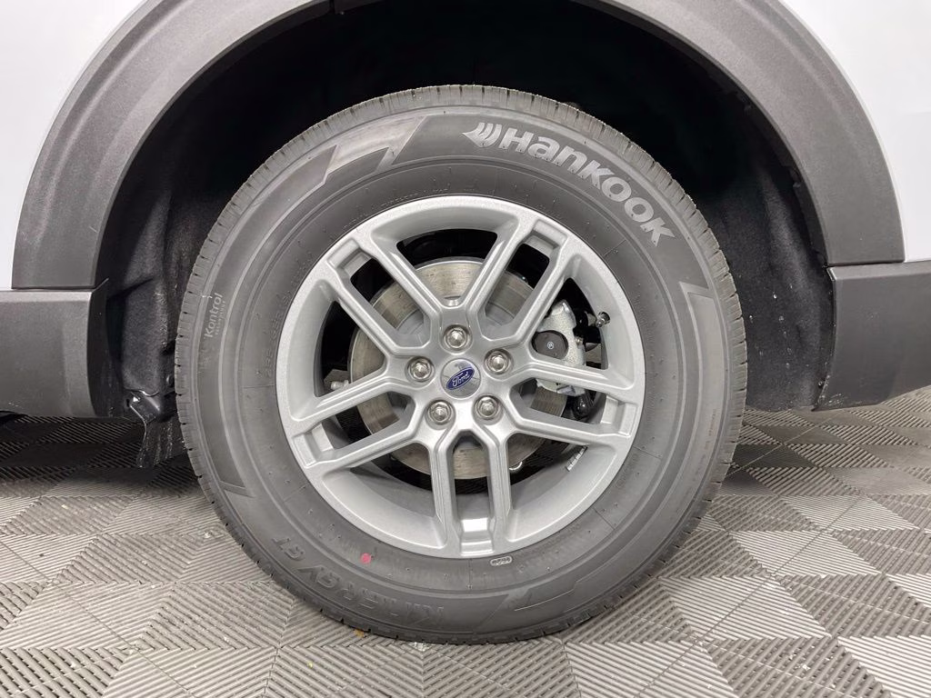 2026 White Ford Explorer Active RWD SUV
