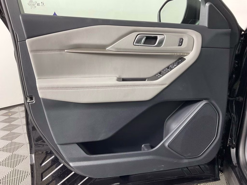 2026 Black Metallic Ford Explorer Active RWD SUV