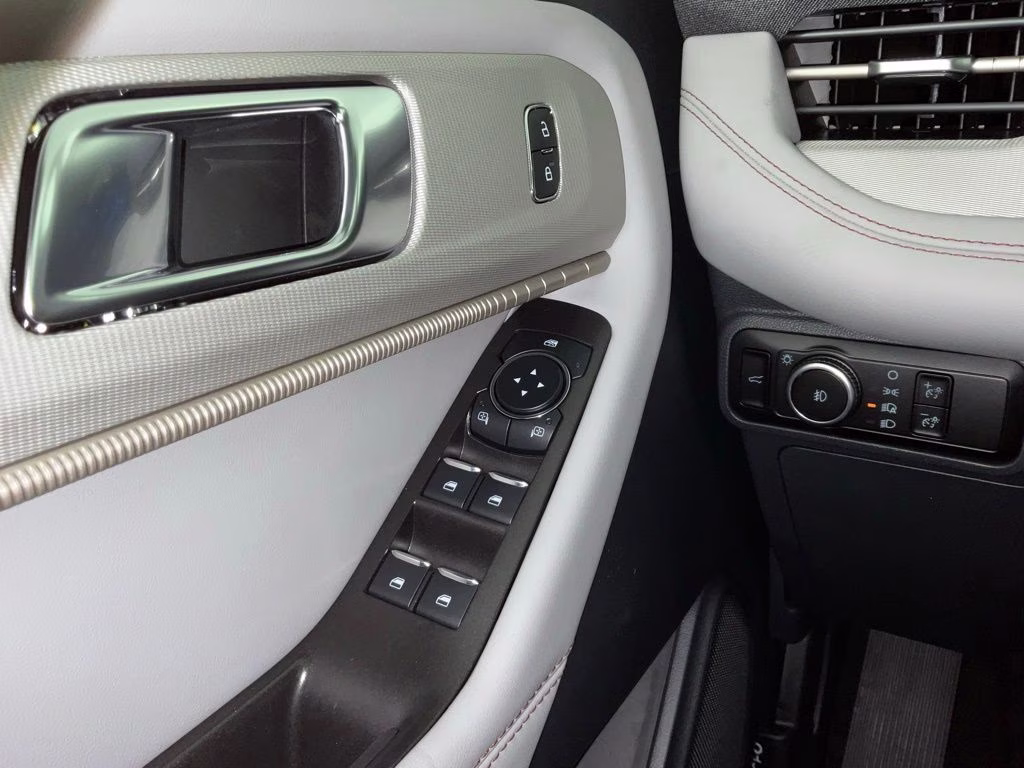 2026 Black Metallic Ford Explorer Active RWD SUV