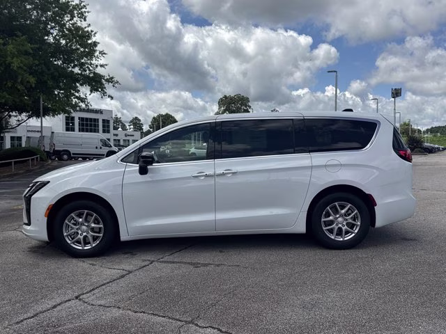 2027 Bright White Clearcoat Chrysler Pacifica Select FWD Van