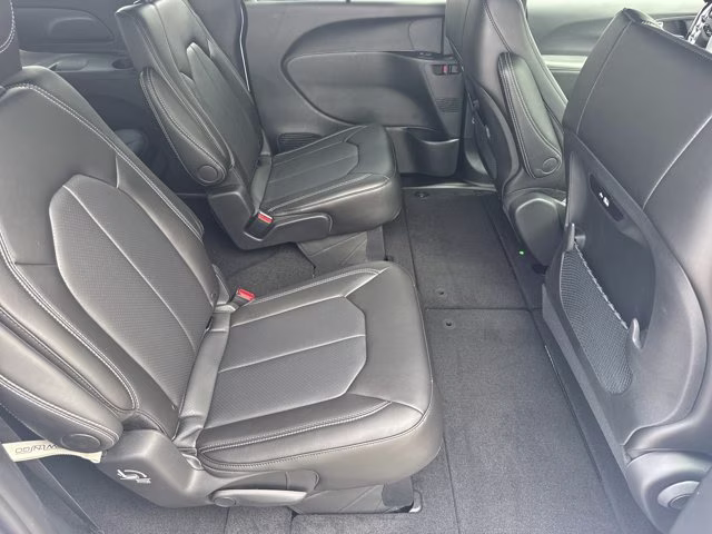 2027 Bright White Clearcoat Chrysler Pacifica Select FWD Van