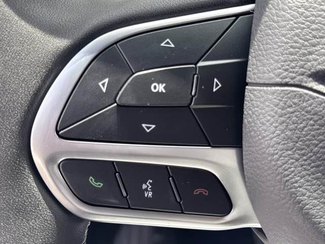2027 Bright White Clearcoat Chrysler Pacifica Select FWD Van