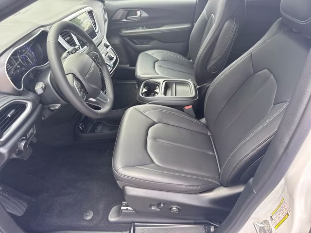 2027 Bright White Clearcoat Chrysler Pacifica Select FWD Van