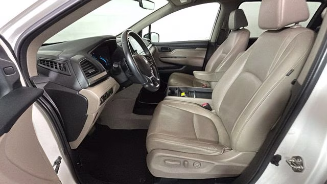 2018 White Diamond Pearl Honda Odyssey EX-L FWD Van