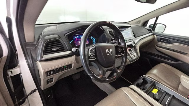 2018 White Diamond Pearl Honda Odyssey EX-L FWD Van
