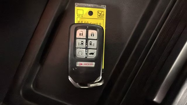 2018 White Diamond Pearl Honda Odyssey EX-L FWD Van