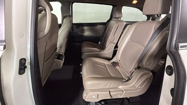 2018 White Diamond Pearl Honda Odyssey EX-L FWD Van