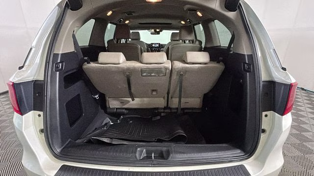 2018 White Diamond Pearl Honda Odyssey EX-L FWD Van