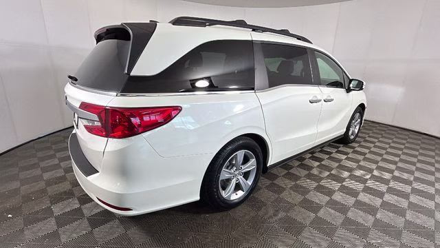 2018 White Diamond Pearl Honda Odyssey EX-L FWD Van