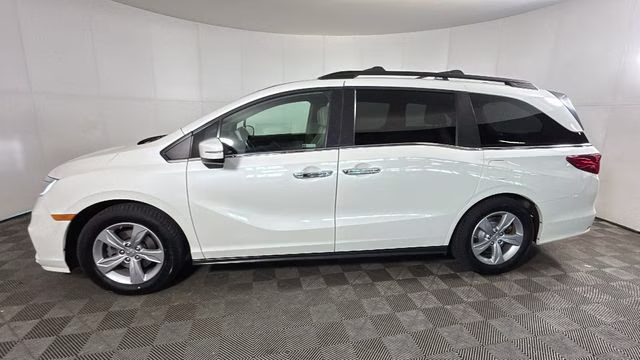 2018 White Diamond Pearl Honda Odyssey EX-L FWD Van