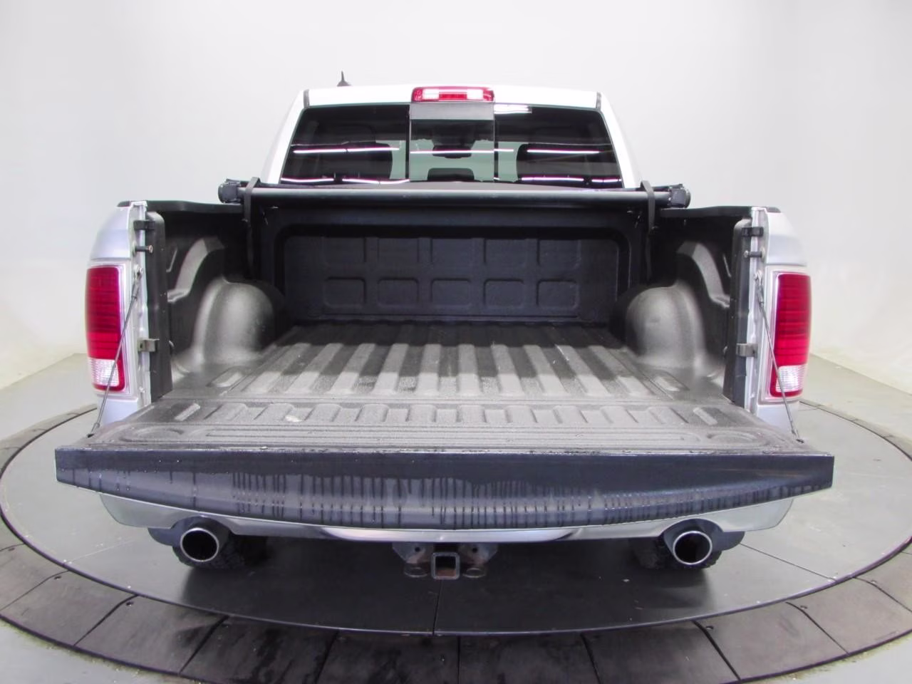 2016 Bright Silver Metallic Clearcoat Ram 1500 Laramie 4X4 Truck