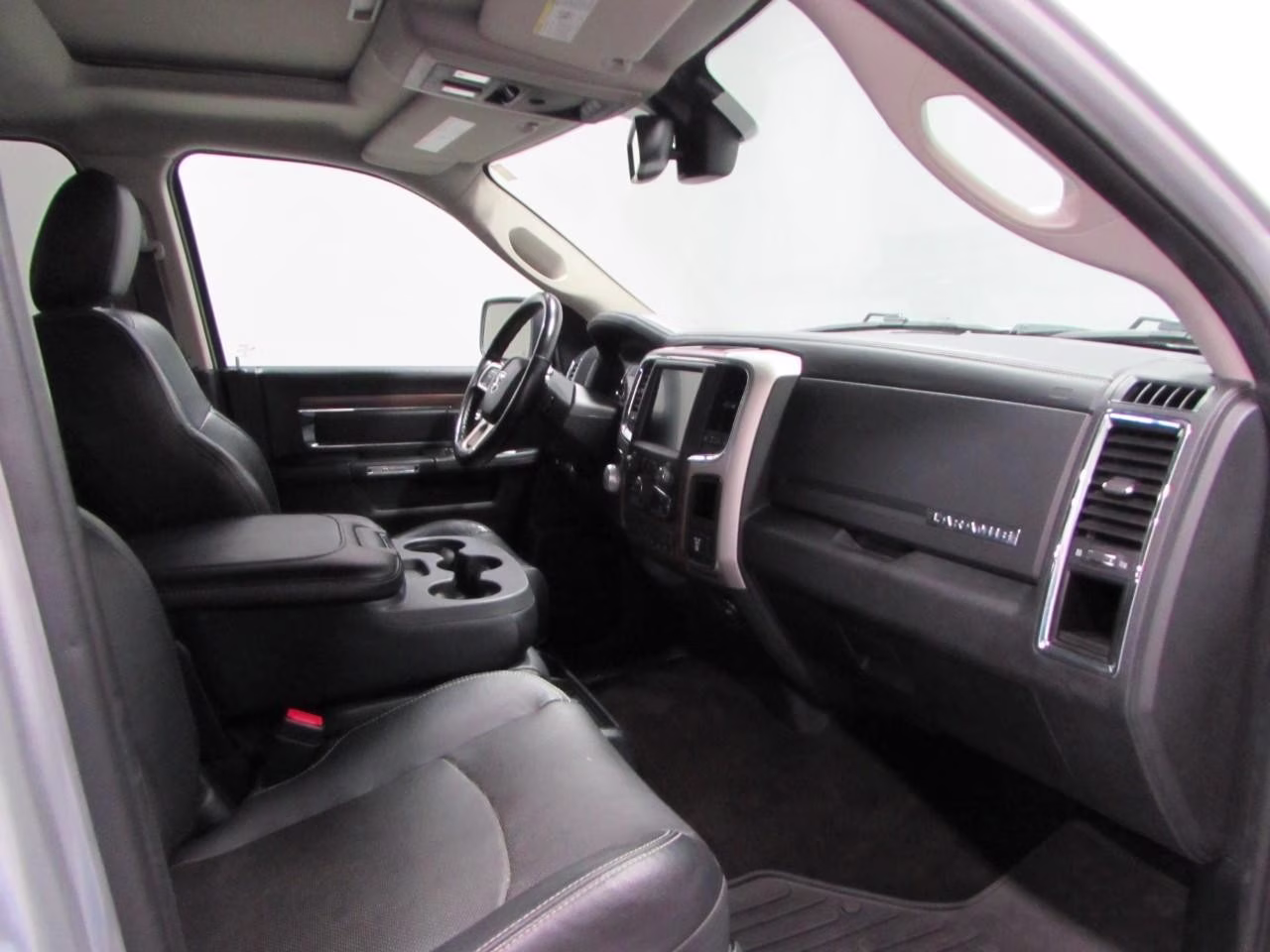 2016 Bright Silver Metallic Clearcoat Ram 1500 Laramie 4X4 Truck