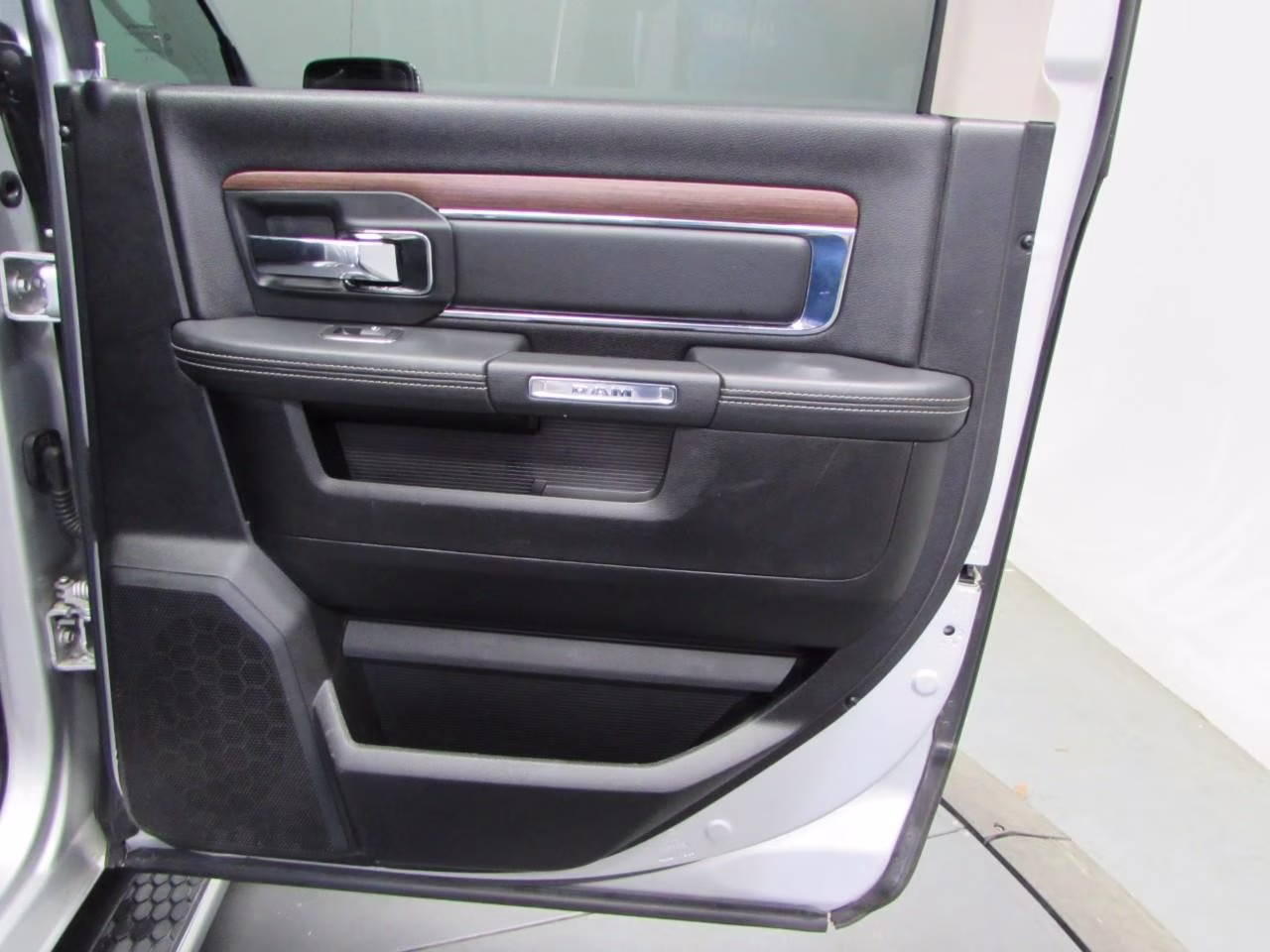 2016 Bright Silver Metallic Clearcoat Ram 1500 Laramie 4X4 Truck
