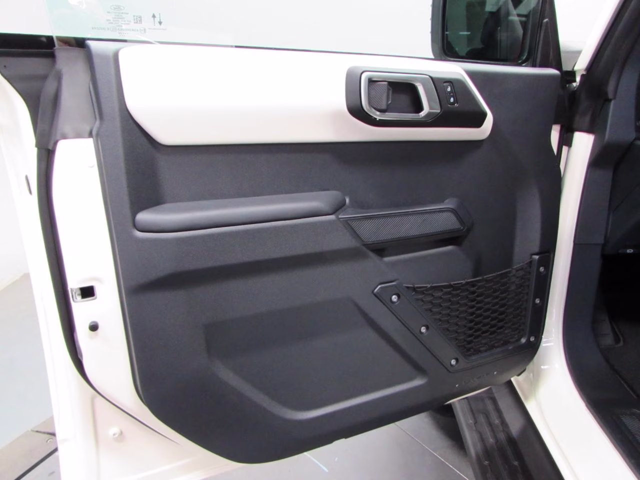 2026 Wimbledon White Ford Bronco Outer Banks 4X4 SUV