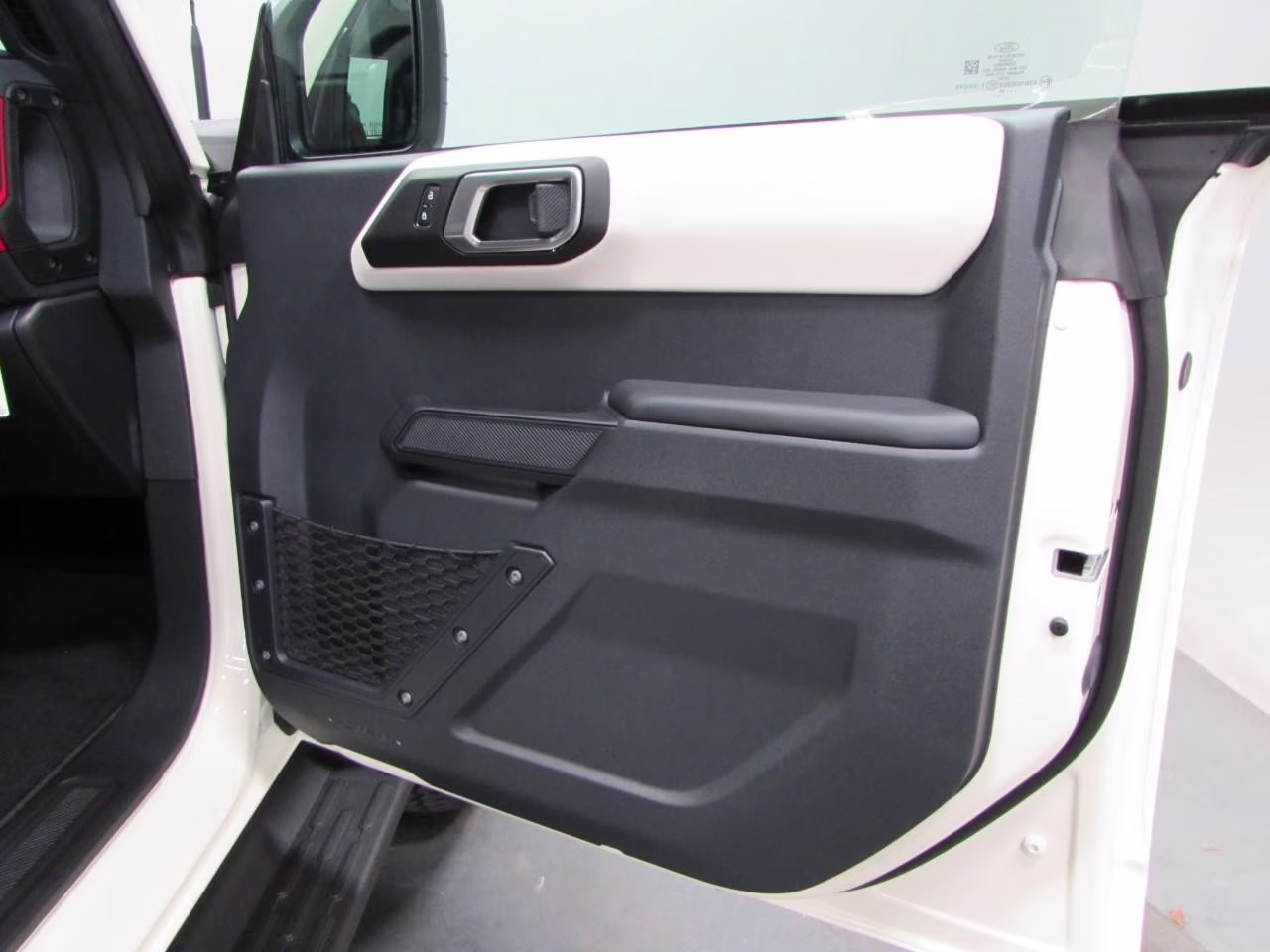 2026 Wimbledon White Ford Bronco Outer Banks 4X4 SUV