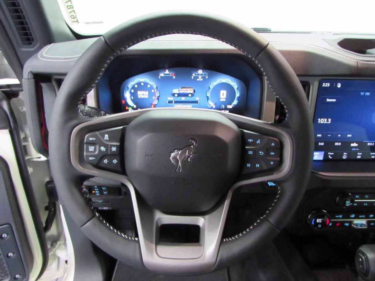 2026 Wimbledon White Ford Bronco Outer Banks 4X4 SUV