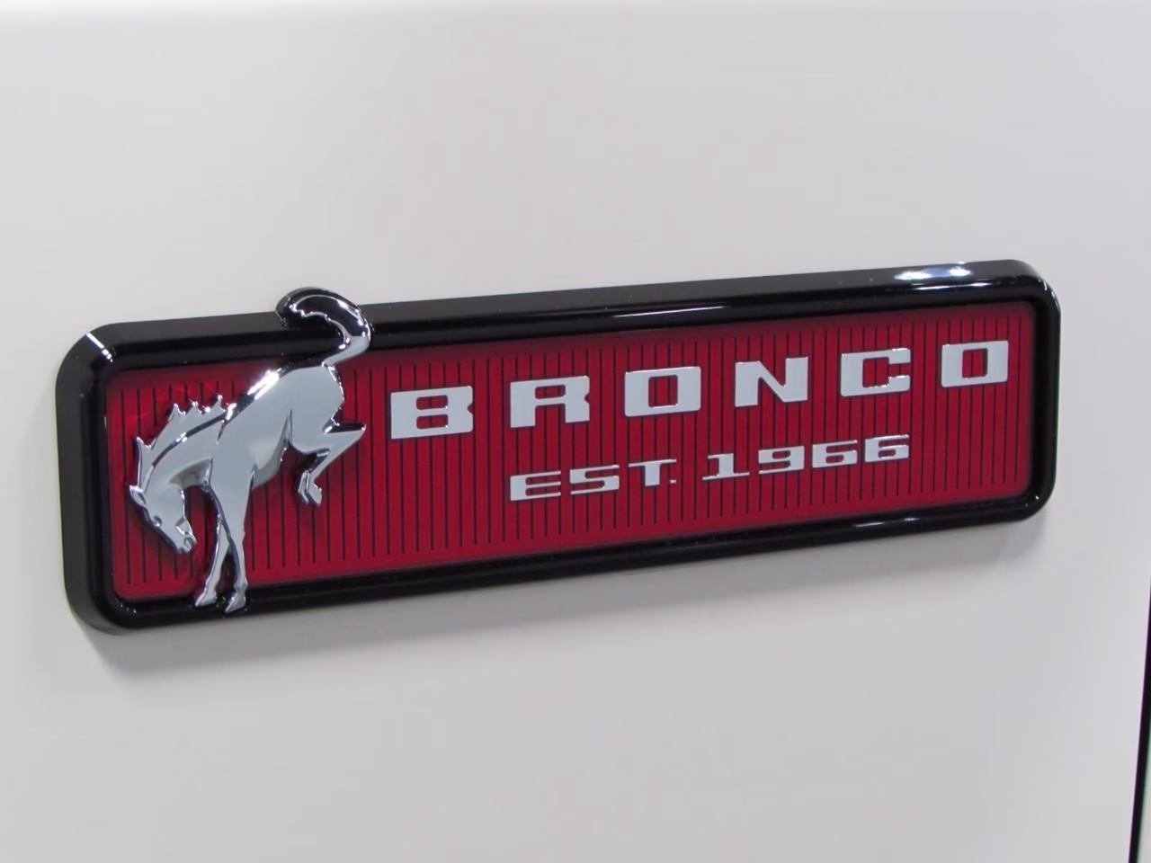 2026 Wimbledon White Ford Bronco Outer Banks 4X4 SUV