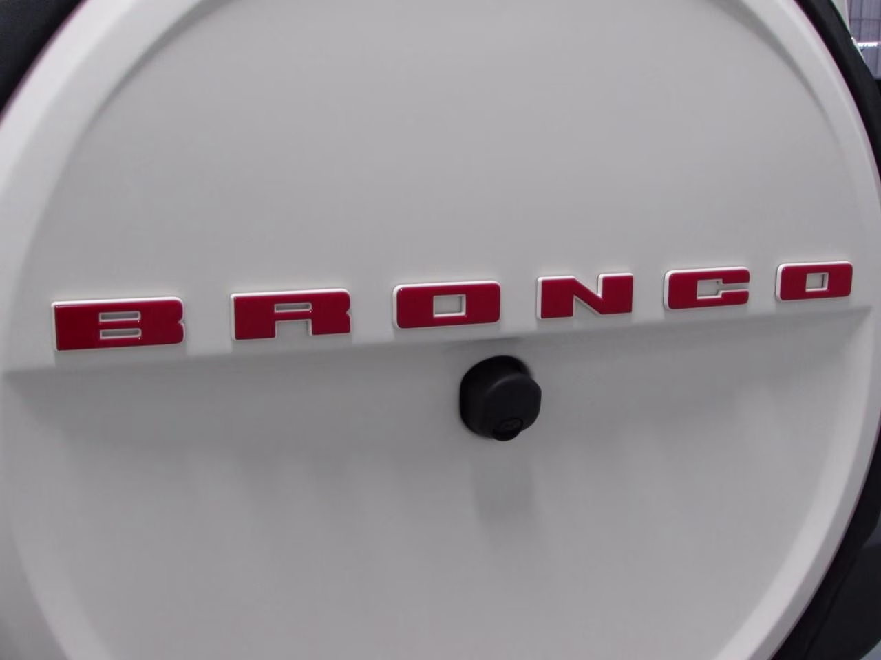 2026 Wimbledon White Ford Bronco Outer Banks 4X4 SUV