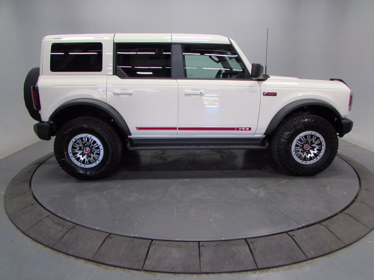2026 Wimbledon White Ford Bronco Outer Banks 4X4 SUV