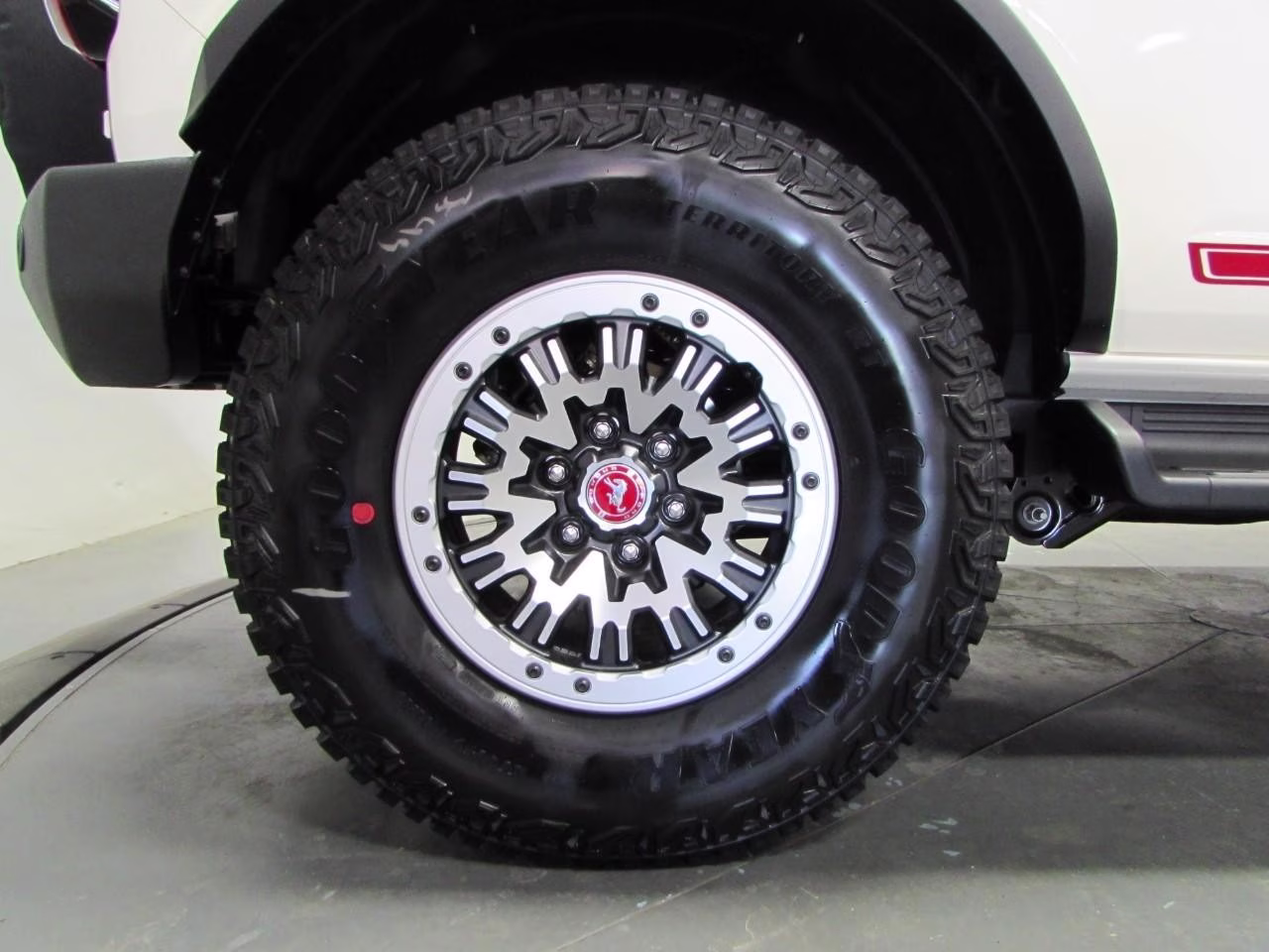 2026 Wimbledon White Ford Bronco Outer Banks 4X4 SUV