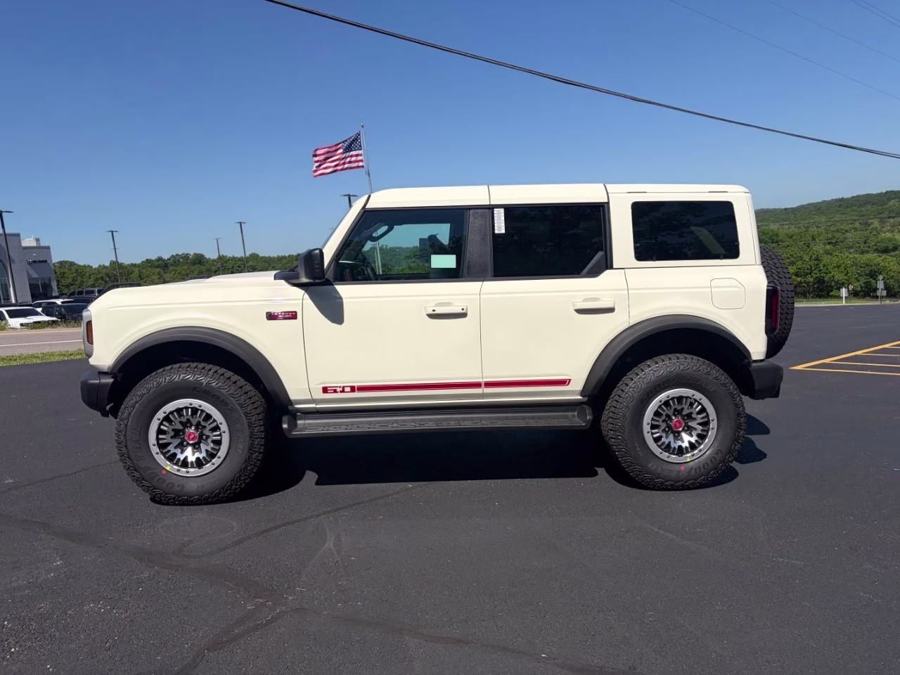 2026 Wimbledon White Ford Bronco Outer Banks 4X4 SUV