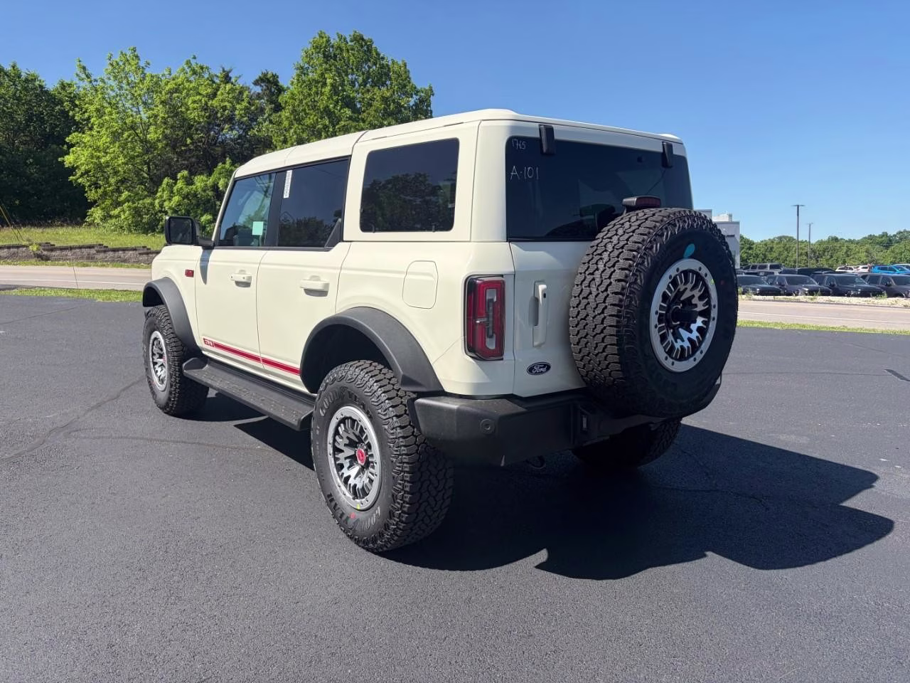 2026 Wimbledon White Ford Bronco Outer Banks 4X4 SUV