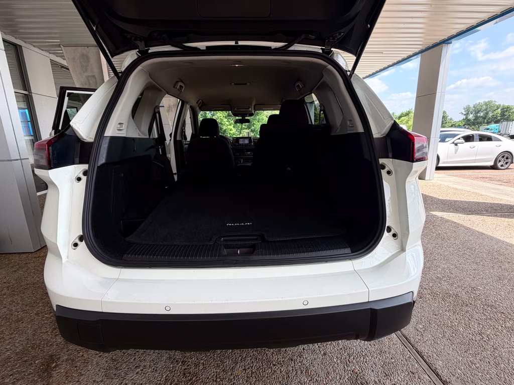 2024 Glacier White Nissan Rogue S AWD SUV