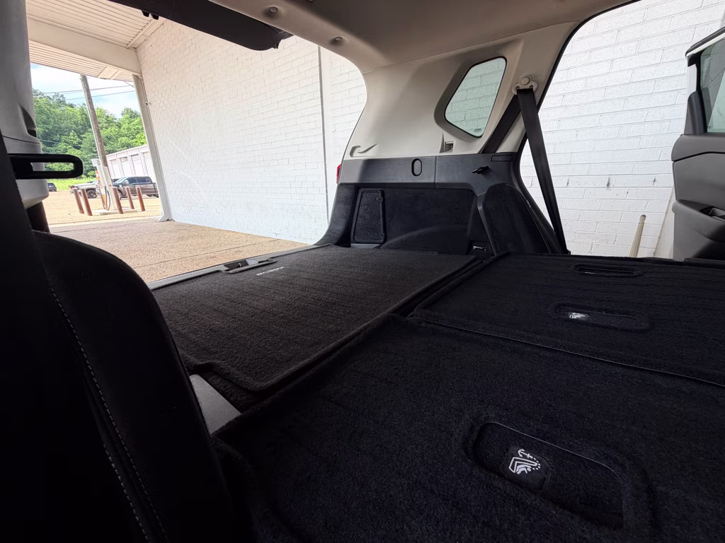 2024 Glacier White Nissan Rogue S AWD SUV