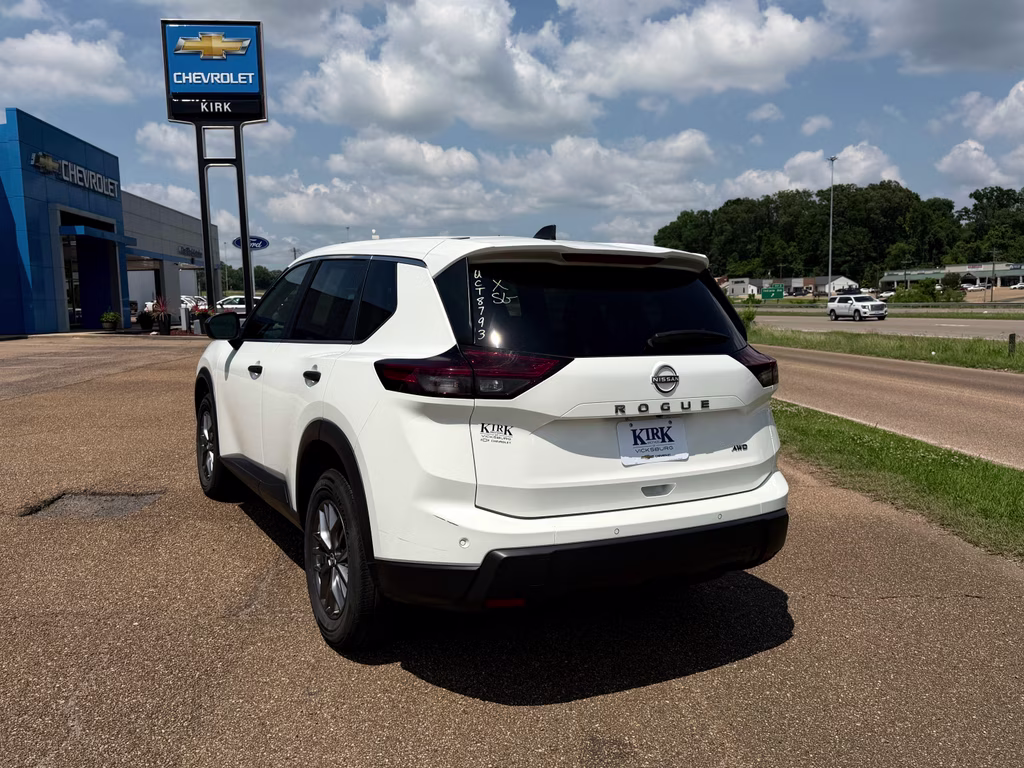 2024 Glacier White Nissan Rogue S AWD SUV