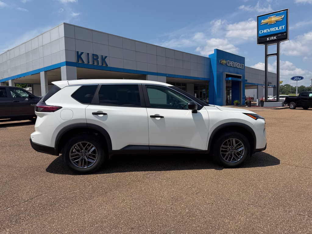 2024 Glacier White Nissan Rogue S AWD SUV