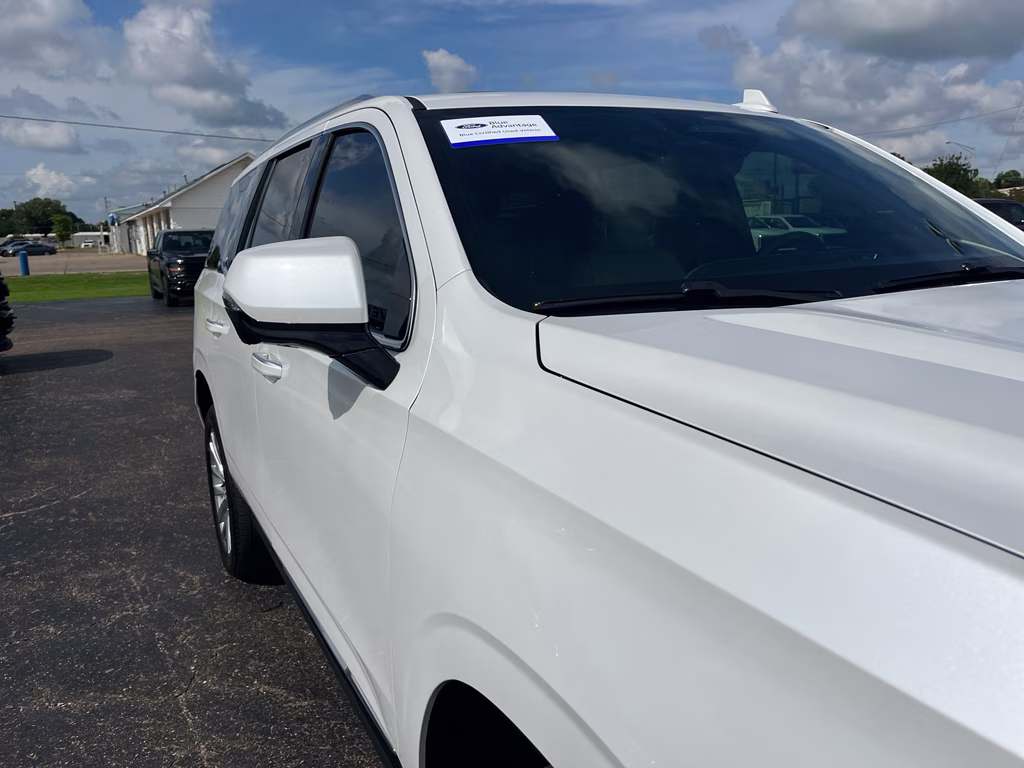 2024 Crystal White Tricoat Cadillac Escalade 4WD Premium Luxury 4X4 SUV