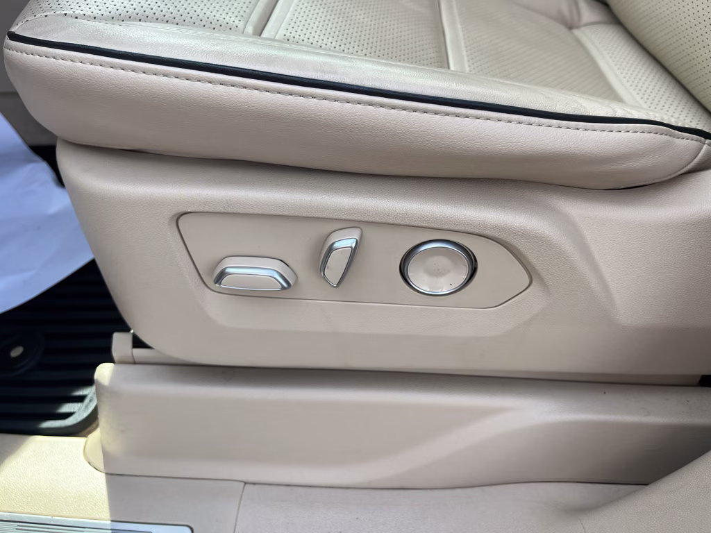 2024 Crystal White Tricoat Cadillac Escalade 4WD Premium Luxury 4X4 SUV