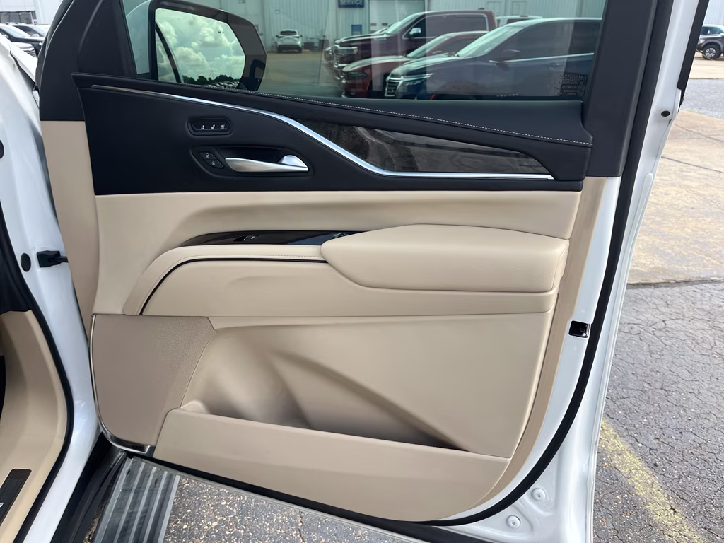 2024 Crystal White Tricoat Cadillac Escalade 4WD Premium Luxury 4X4 SUV
