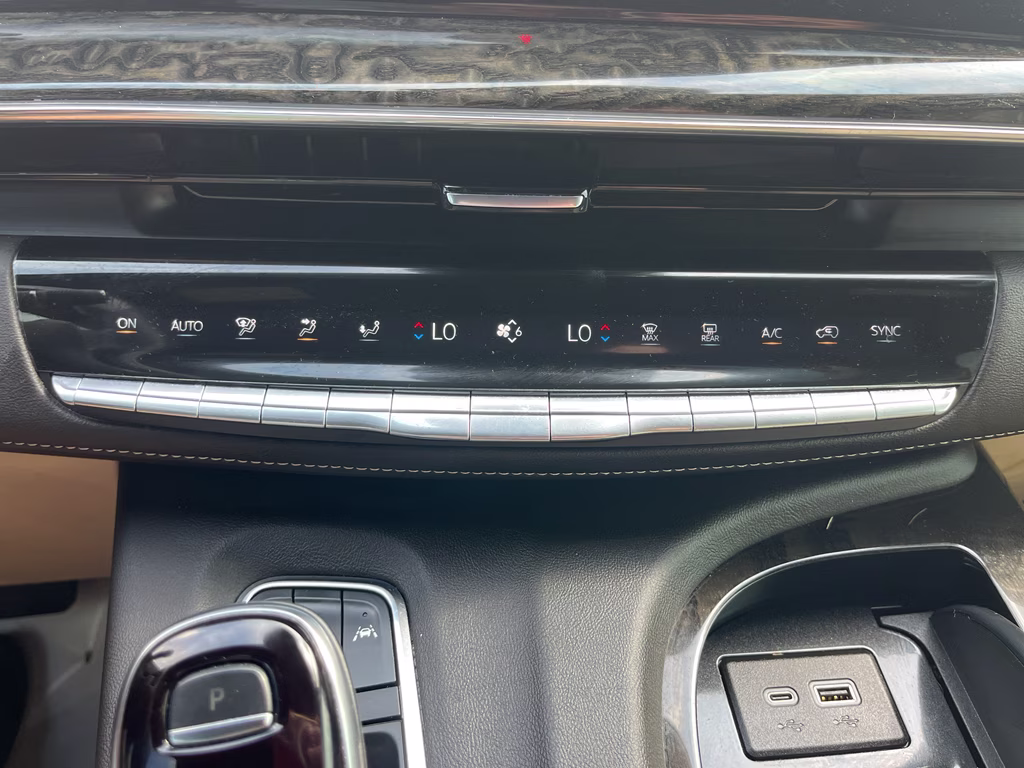 2024 Crystal White Tricoat Cadillac Escalade 4WD Premium Luxury 4X4 SUV