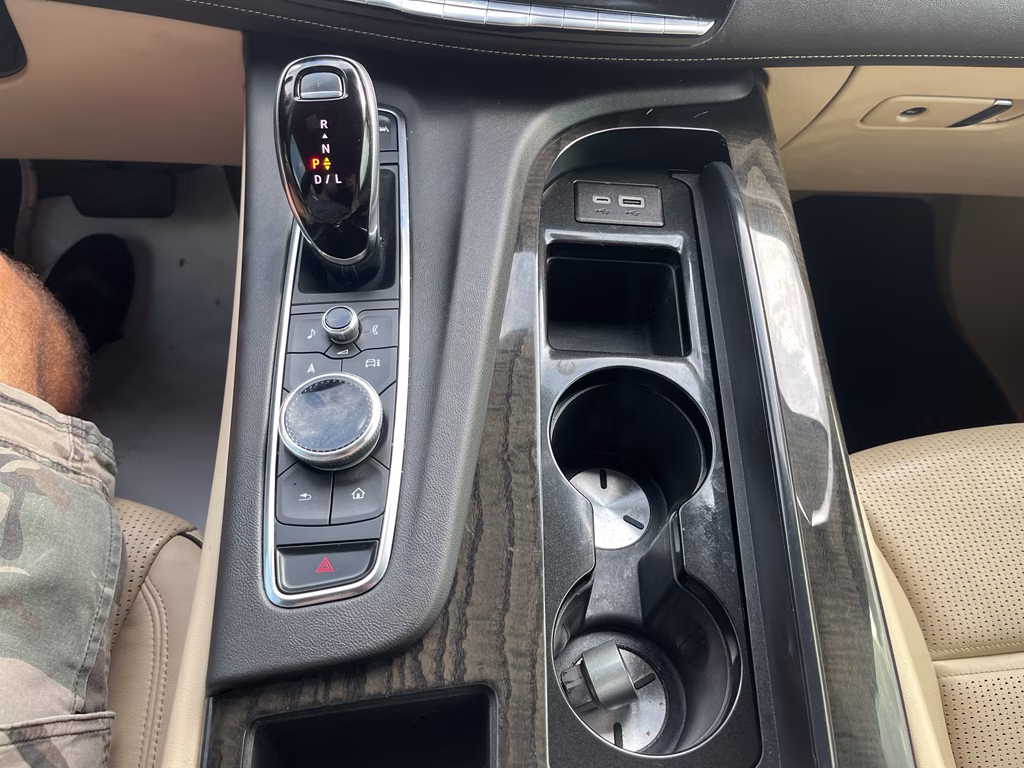 2024 Crystal White Tricoat Cadillac Escalade 4WD Premium Luxury 4X4 SUV