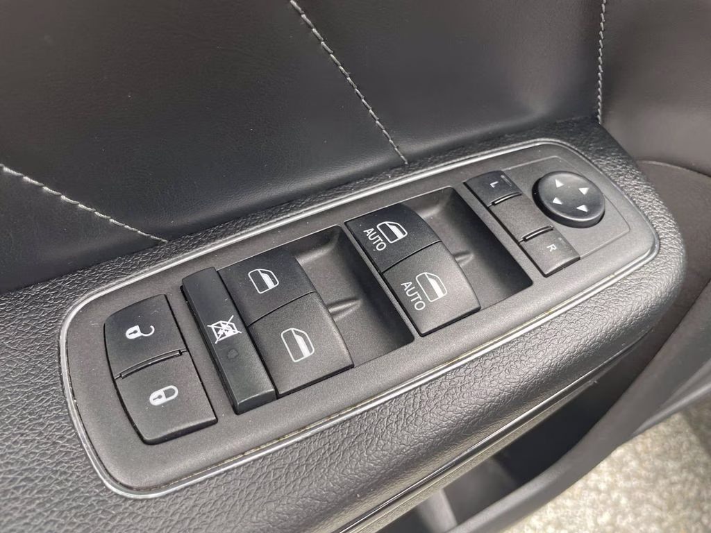 2022 Pitch Black Clearcoat Dodge Charger R/T RWD Sedan