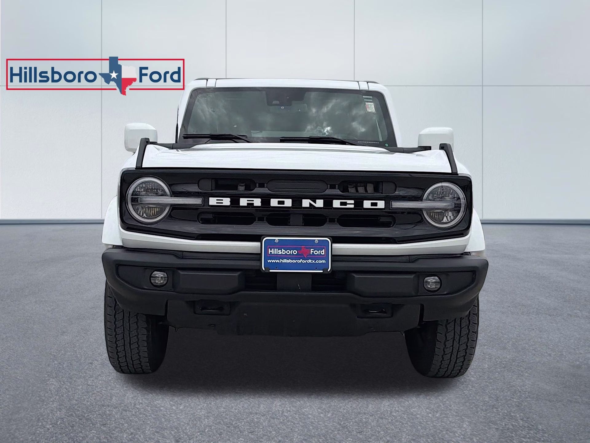 2024 Oxford White Ford Bronco Outer Banks 4X4 SUV