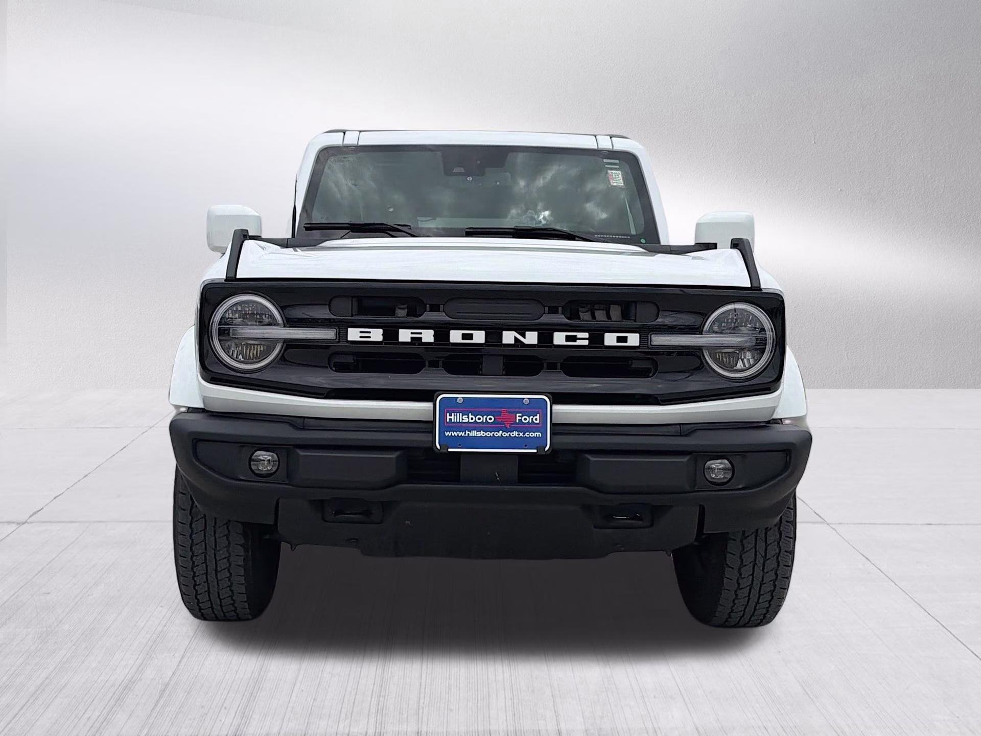 2024 Oxford White Ford Bronco Outer Banks 4X4 SUV