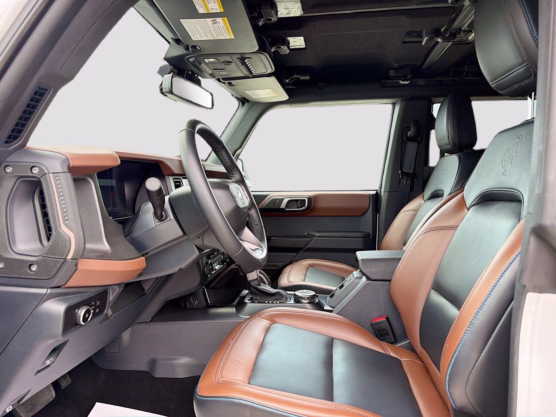 2024 Oxford White Ford Bronco Outer Banks 4X4 SUV