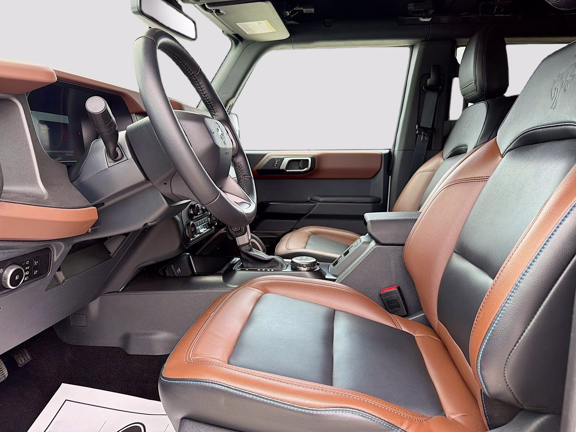 2024 Oxford White Ford Bronco Outer Banks 4X4 SUV