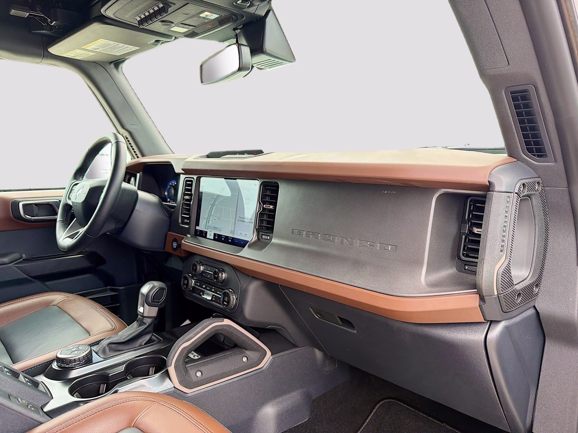 2024 Oxford White Ford Bronco Outer Banks 4X4 SUV