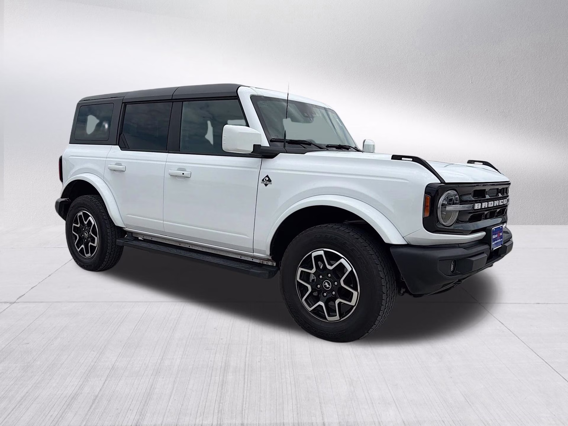 2024 Oxford White Ford Bronco Outer Banks 4X4 SUV